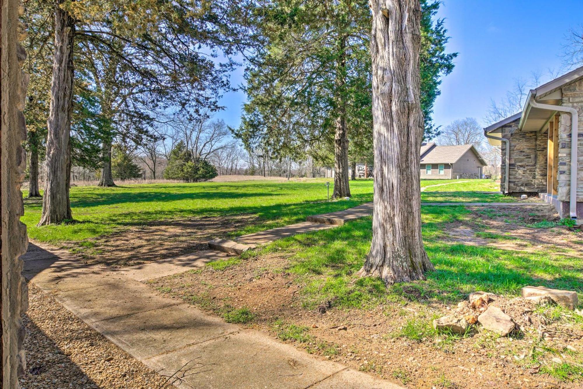 The Cozy Cottage With Lake Taneycomo Access! Branson Eksteriør bilde